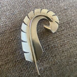 Vintage Marked Sterling Silver Feathered Shaped Pin Brooch